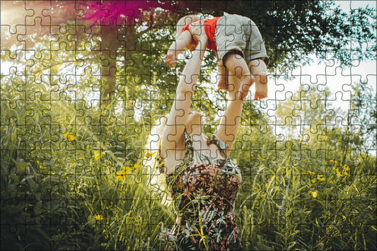 A photo of a mum and child custom added to a jigsaw puzzle